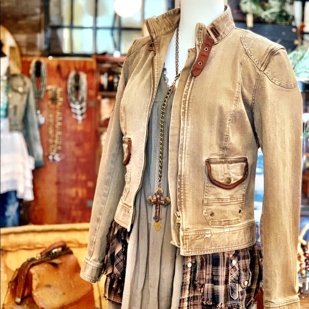 SOLD ♥️ Tattered Military Style Jacket - Picture 7 of 8